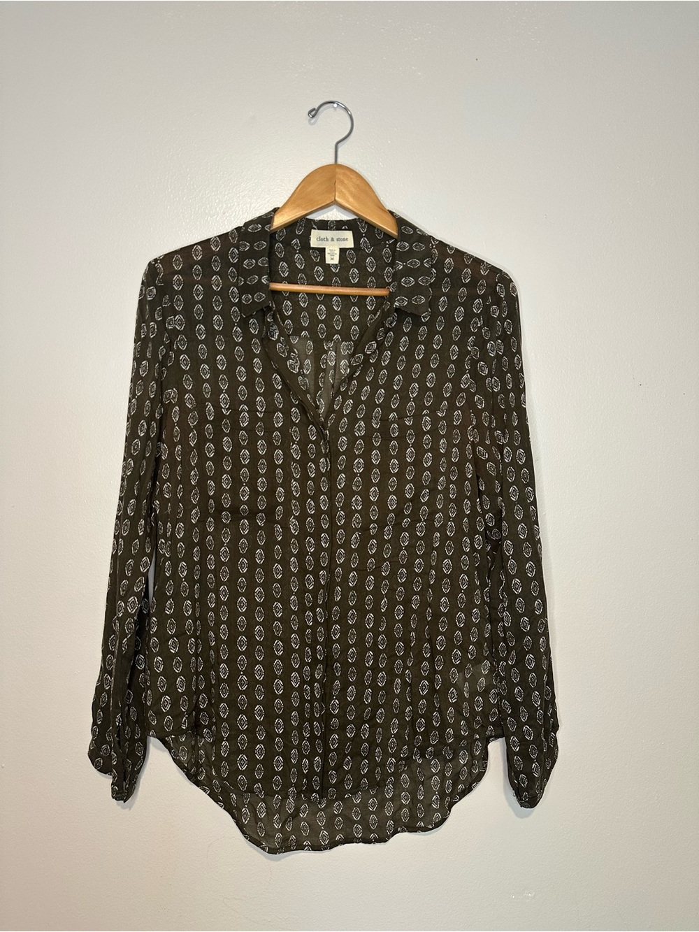 Cloth & Stone Blake Olive Green Printed Long-Sleeve Button-Down Sz M